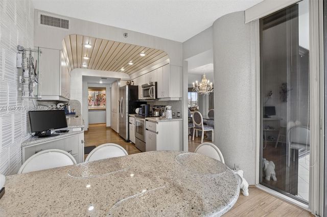 3000 Island Boulevard 502, Aventura, FL 33160