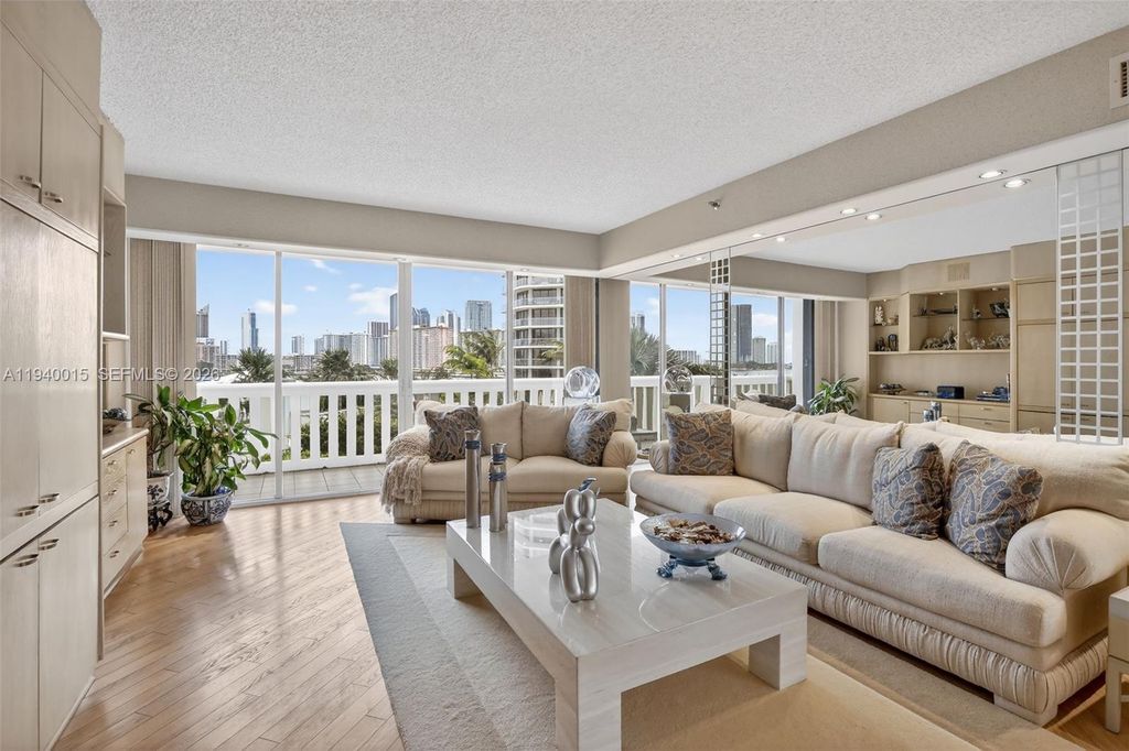 3000 Island Boulevard 502, Aventura, FL 33160
