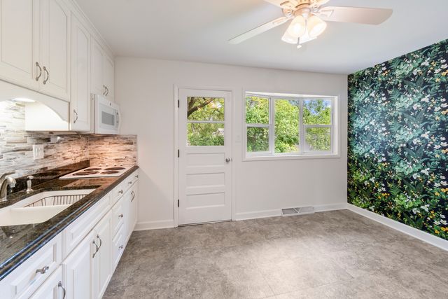 251 N Boynton Drive, Palatine, IL 60074