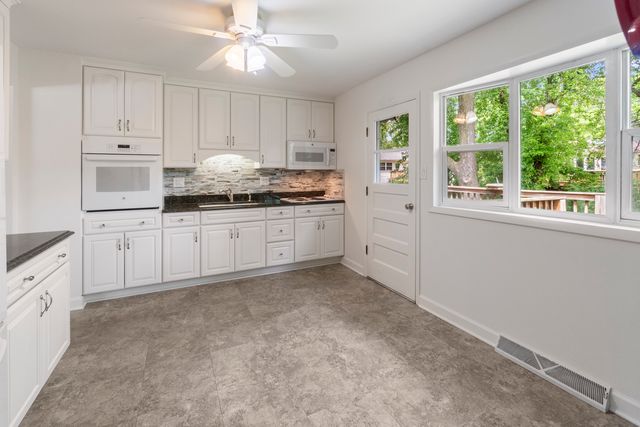 251 N Boynton Drive, Palatine, IL 60074