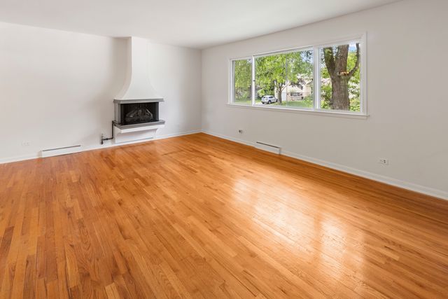 251 N Boynton Drive, Palatine, IL 60074