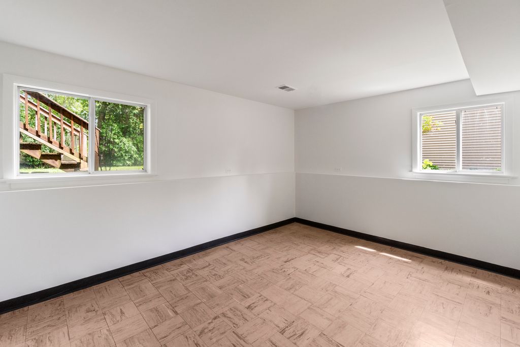 Image 16 of property listing at 251 N Boynton Drive, Palatine, IL 60074