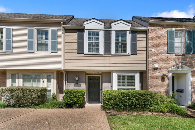13228 Trail Hollow Drive 3228, Houston, TX 77079