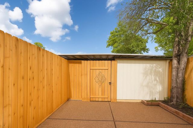 13228 Trail Hollow Drive 3228, Houston, TX 77079