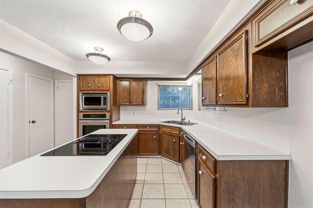 6706 Oak Masters Drive, Spring, TX 77379