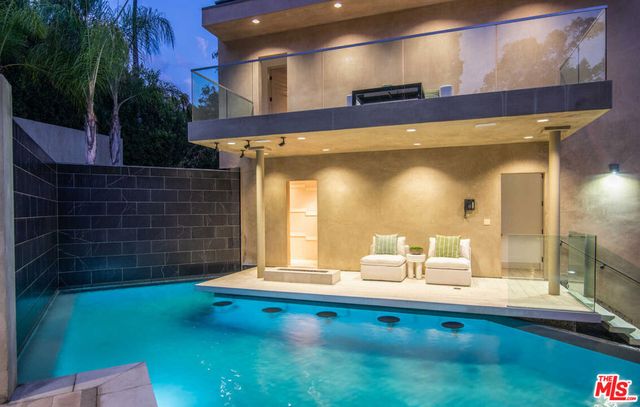 7801 Hillside Avenue, Los Angeles, CA 90046