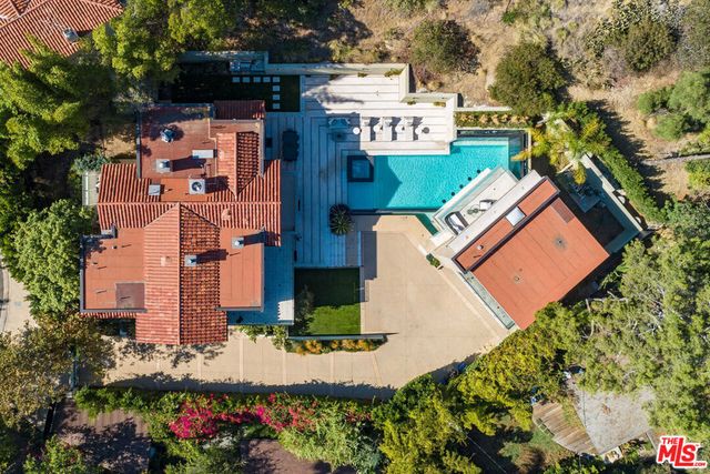 7801 Hillside Avenue, Los Angeles, CA 90046