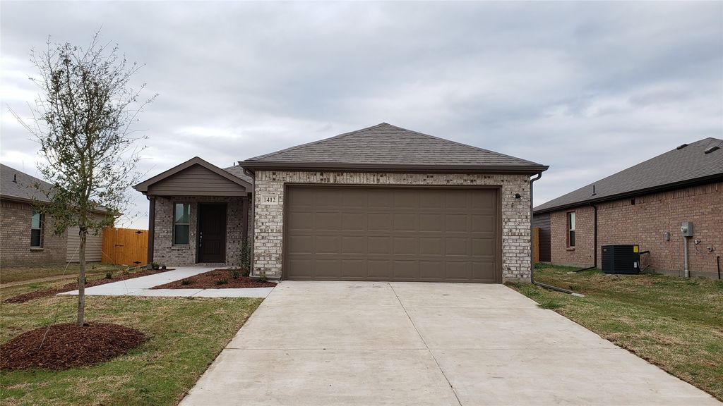 1412 Brindle Drive, Greenville, TX 75402