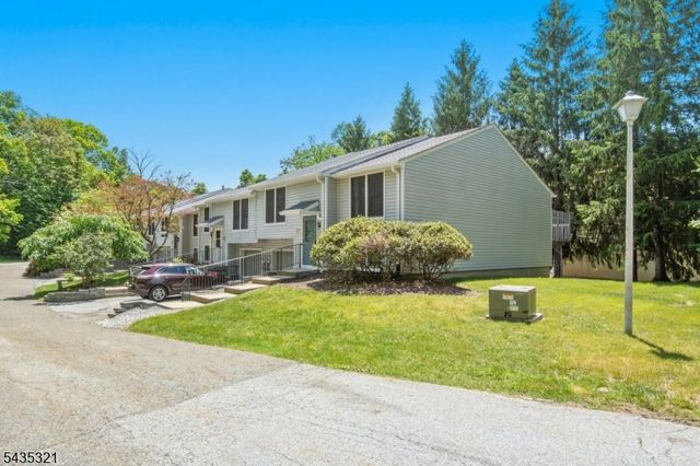 21 Quail Ct, Hardyston Twp., NJ 07419