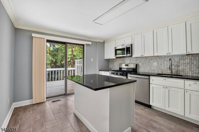 21 Quail Ct, Hardyston Twp., NJ 07419