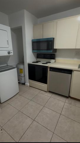 8001 Fairview Drive 106, Tamarac, FL 33321