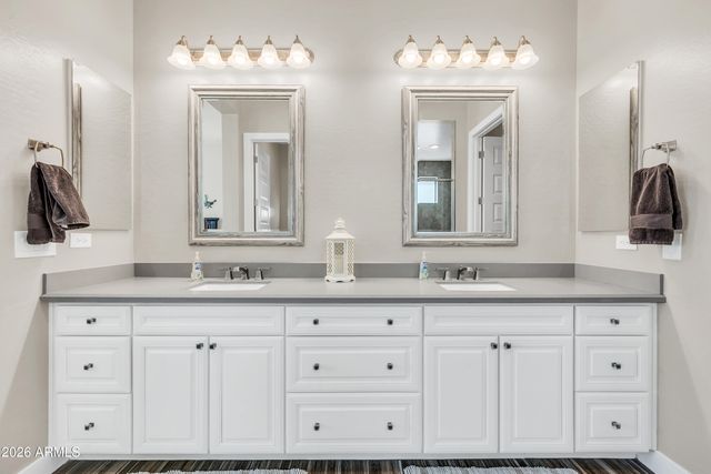 1867 E GILLCREST Road, Gilbert, AZ 85298