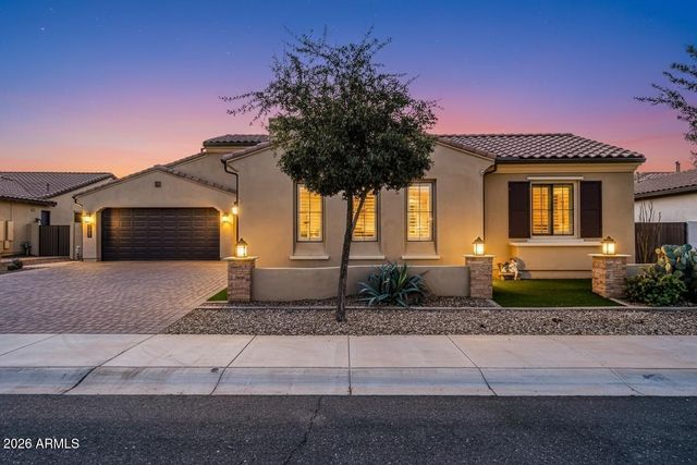 1867 E GILLCREST Road, Gilbert, AZ 85298