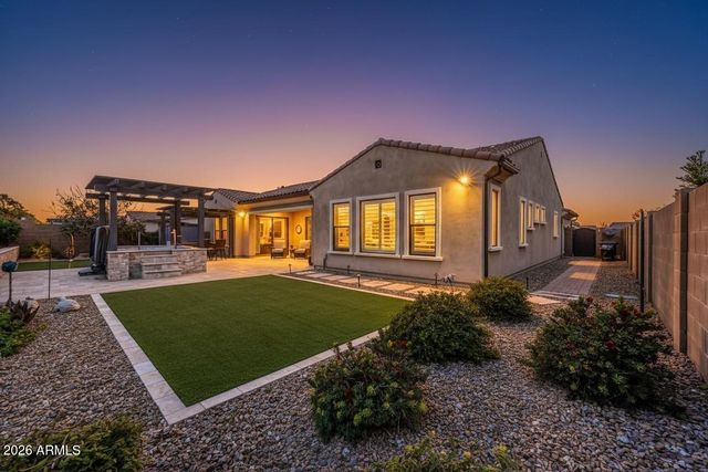 1867 E GILLCREST Road, Gilbert, AZ 85298