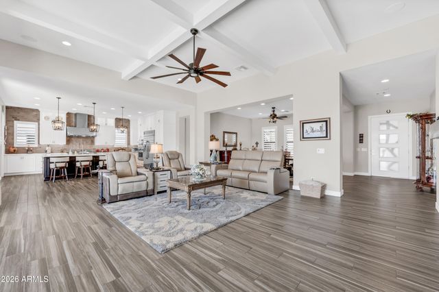 1867 E GILLCREST Road, Gilbert, AZ 85298