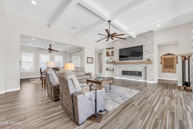 1867 E GILLCREST Road, Gilbert, AZ 85298