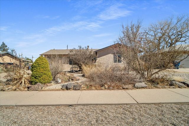 72 Joya, White Rock, NM 87547
