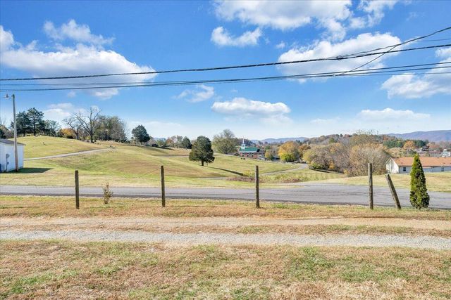 N 112 Hancock ST, Fincastle, VA 24090