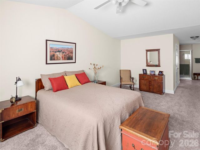 4 Holiday Drive, Arden, NC 28704