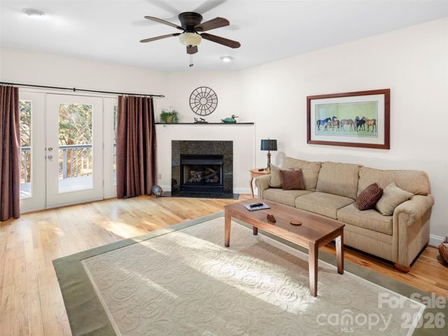 4 Holiday Drive, Arden, NC 28704