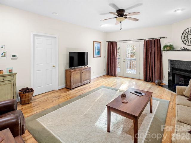 4 Holiday Drive, Arden, NC 28704