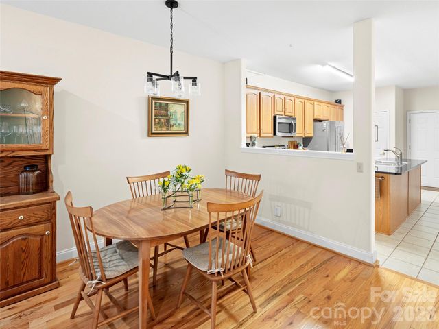 4 Holiday Drive, Arden, NC 28704