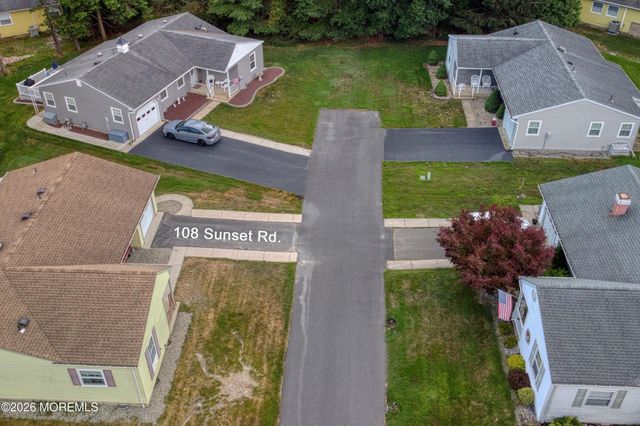 108 Sunset Road, Whiting, NJ 08759