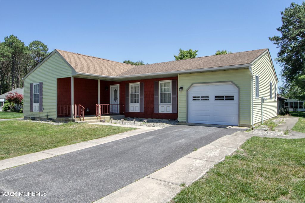 108 Sunset Road, Whiting, NJ 08759