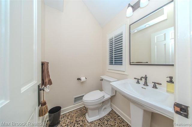 611 W 4th Street, Royal Oak, MI 48067