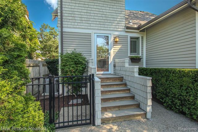 611 W 4th Street, Royal Oak, MI 48067