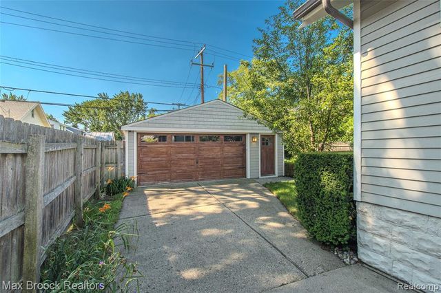 611 W 4th Street, Royal Oak, MI 48067
