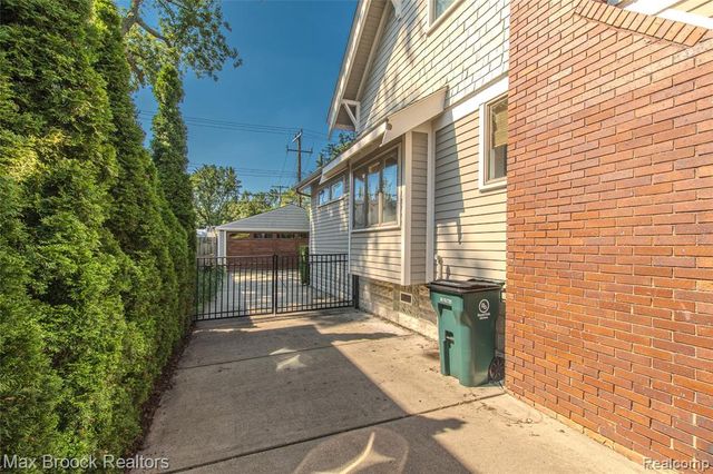 611 W 4th Street, Royal Oak, MI 48067