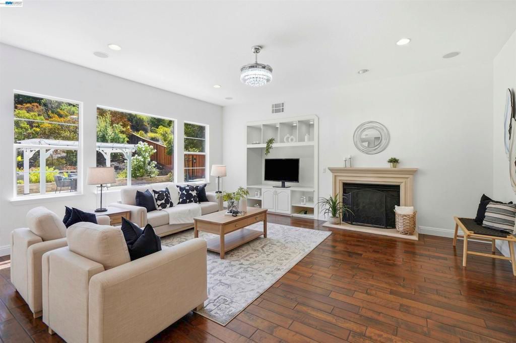 Image 13 of property listing at 3923 Jamie Place, San Ramon, CA 94582