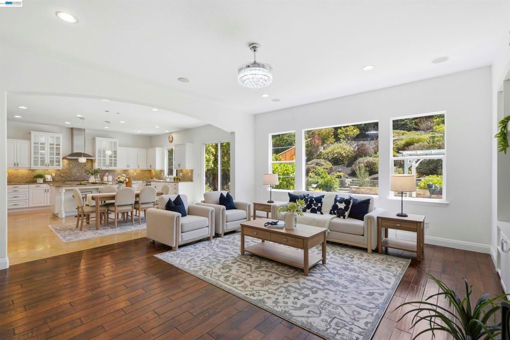 Image 14 of property listing at 3923 Jamie Place, San Ramon, CA 94582