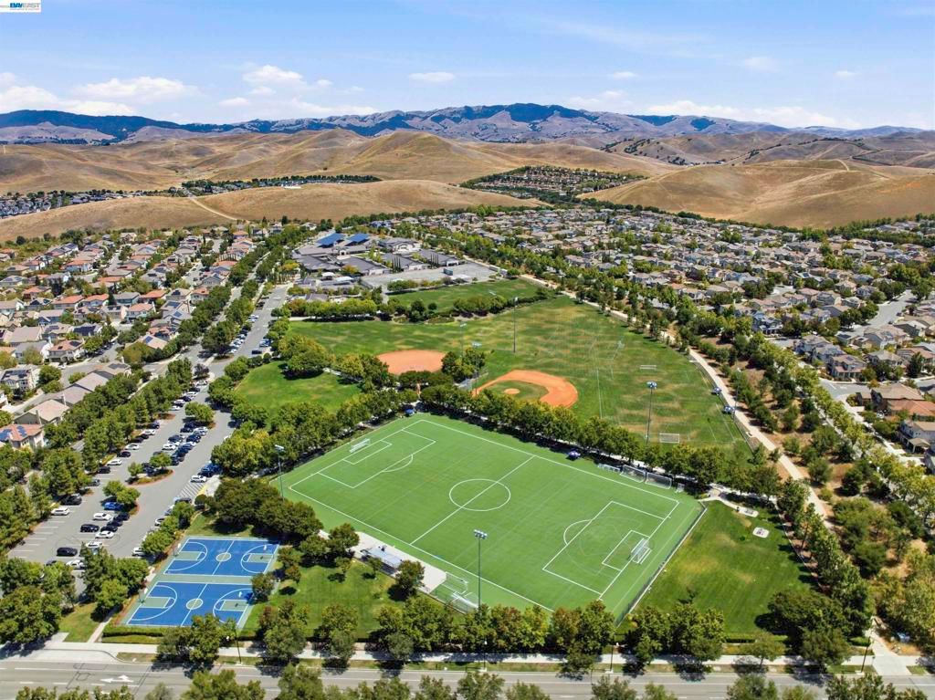 Image 90 of property listing at 3923 Jamie Place, San Ramon, CA 94582