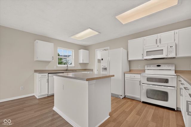 2203 Summerfield Drive, Plainfield, IN 46168