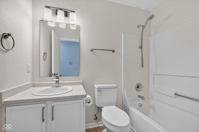 2203 Summerfield Drive, Plainfield, IN 46168