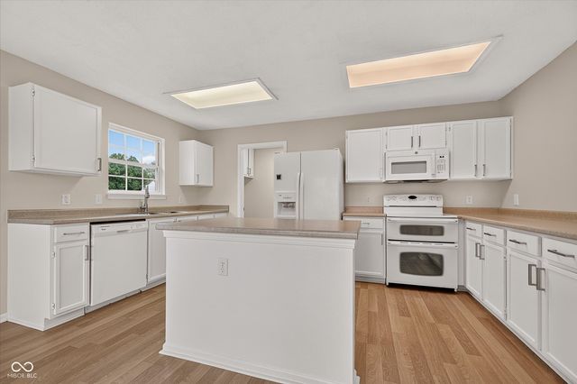 2203 Summerfield Drive, Plainfield, IN 46168