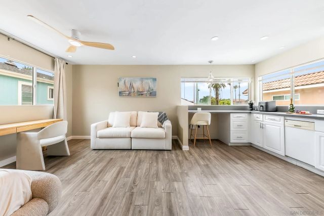 1943 Coast A, Del Mar, CA 92014