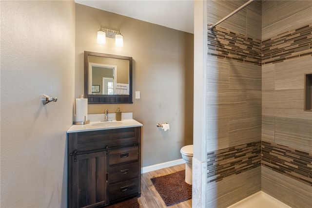 105 Lake Forest Ln., Somerville, TX 77879