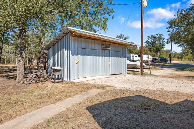 105 Lake Forest Ln., Somerville, TX 77879