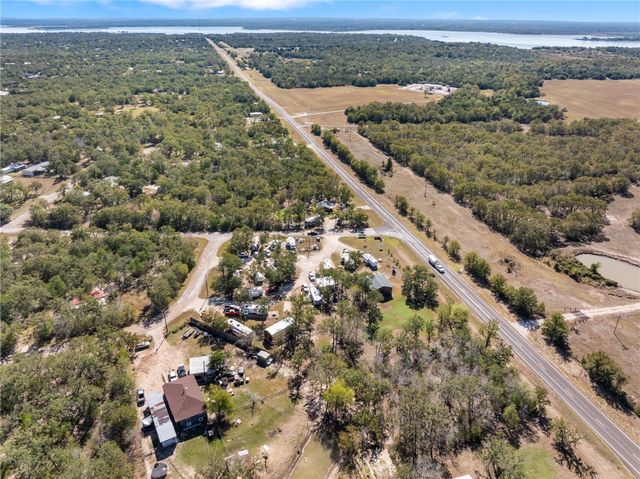 105 Lake Forest Ln., Somerville, TX 77879