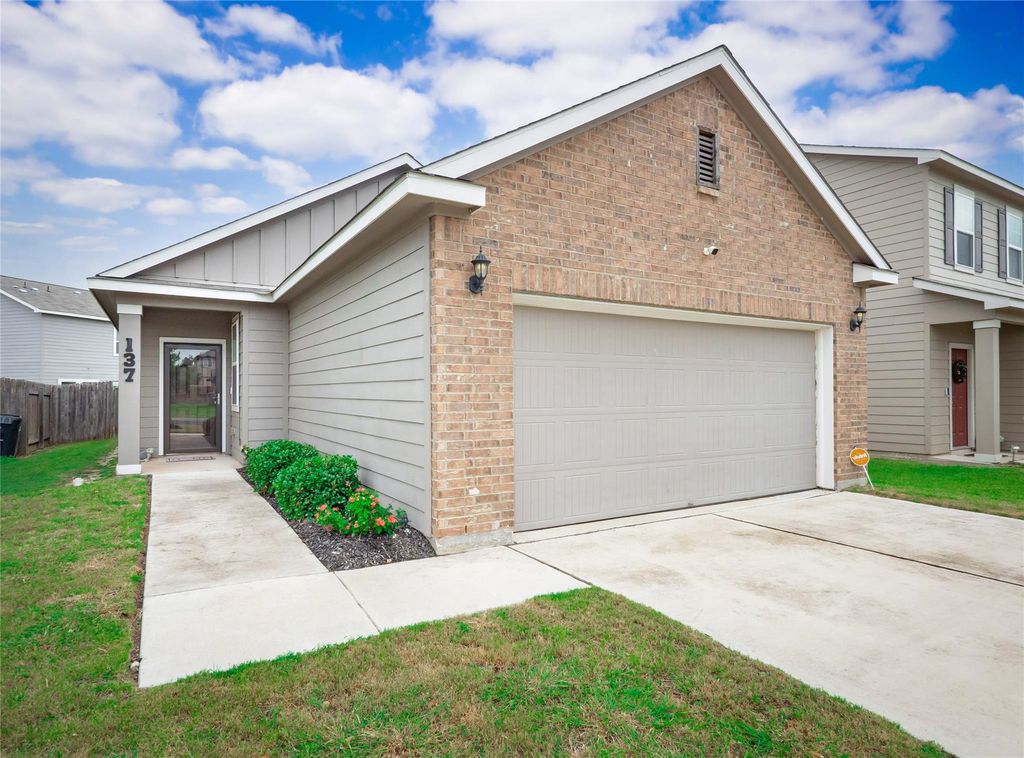 137 Hondo Gap LN, Jarrell, TX 76537