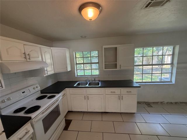 2442 LILLY STREET, Lake Wales, FL 33898