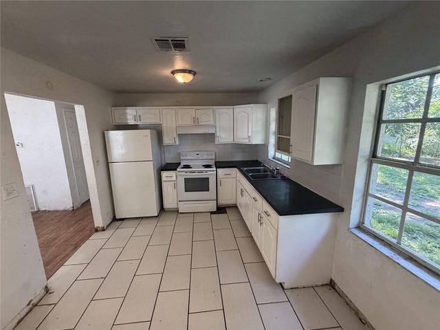 2442 LILLY STREET, Lake Wales, FL 33898