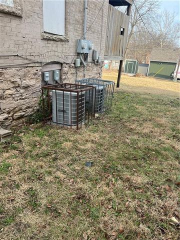 2327 Park Avenue, Kansas City, MO 64127