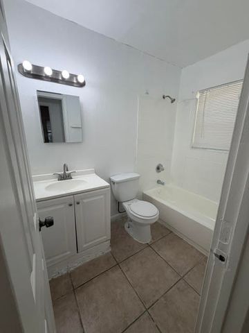 1115 21ST Street 2, West Palm Beach, FL 33407
