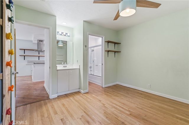 3995 Hortensia G8, San Diego, CA 92110