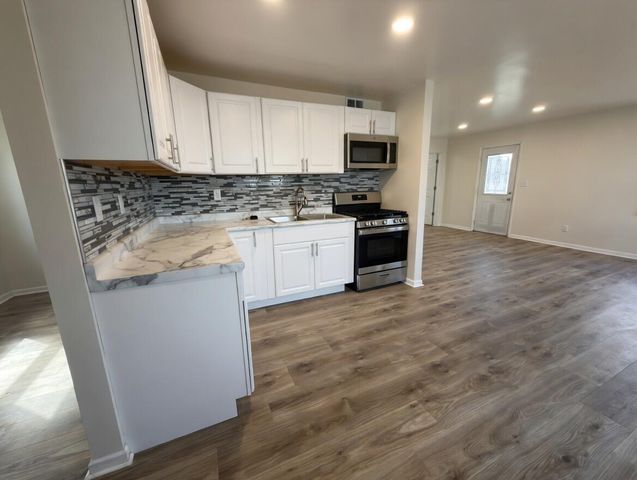 3032 Gladstone Avenue, Rockford, IL 61101