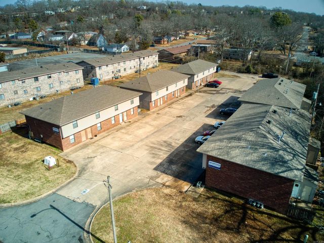 5732 Camp Robinson Road, North Little Rock, AR 72118